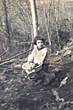 1959 May - me, Linda - closeup walking the mountain road - I loved it!