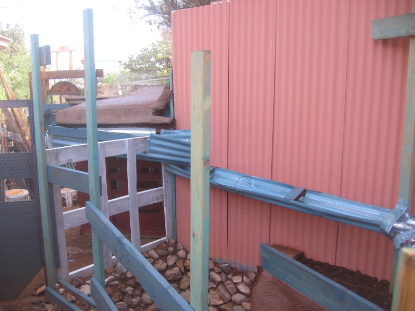 07052012MoreGarden 023 'Course I had to add a dash of color to cut down the gutter glare!