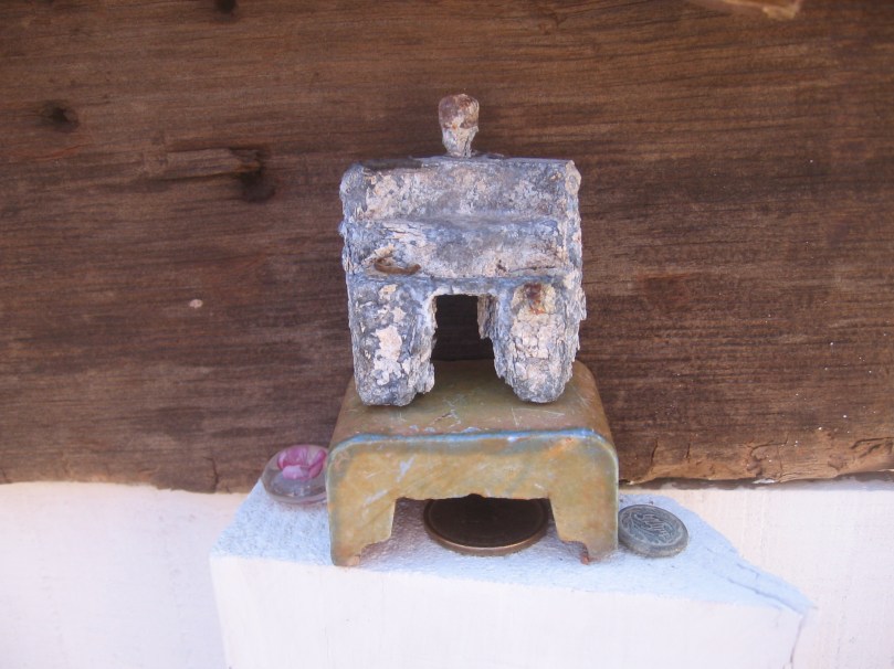 07052012MoreGarden 030 Just sitting on a fence post along the outside of the goat pen corral fence